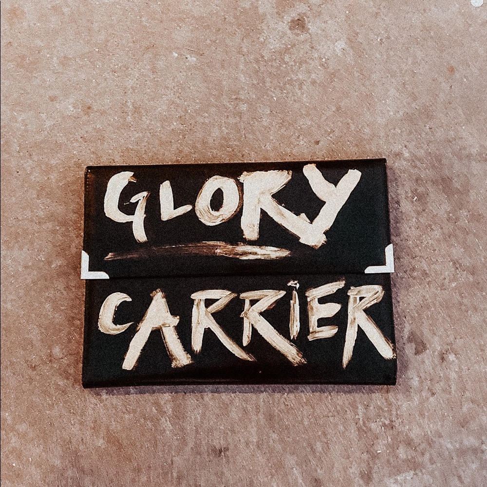 Glory Carrier Custom Faith Tribune work clutch